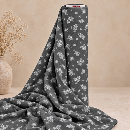Deco Milano 30155 V-10 beyaz çiçek desenli poplin kumaş rulo görünümü